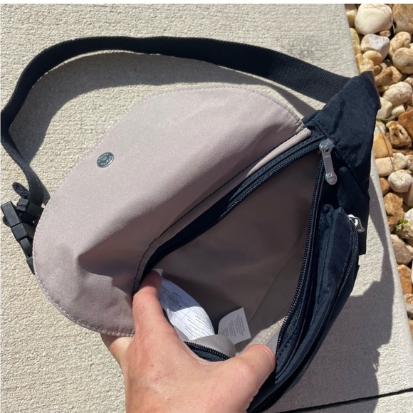 Kipling navy Blue fanny pack - Picture 6 of 7